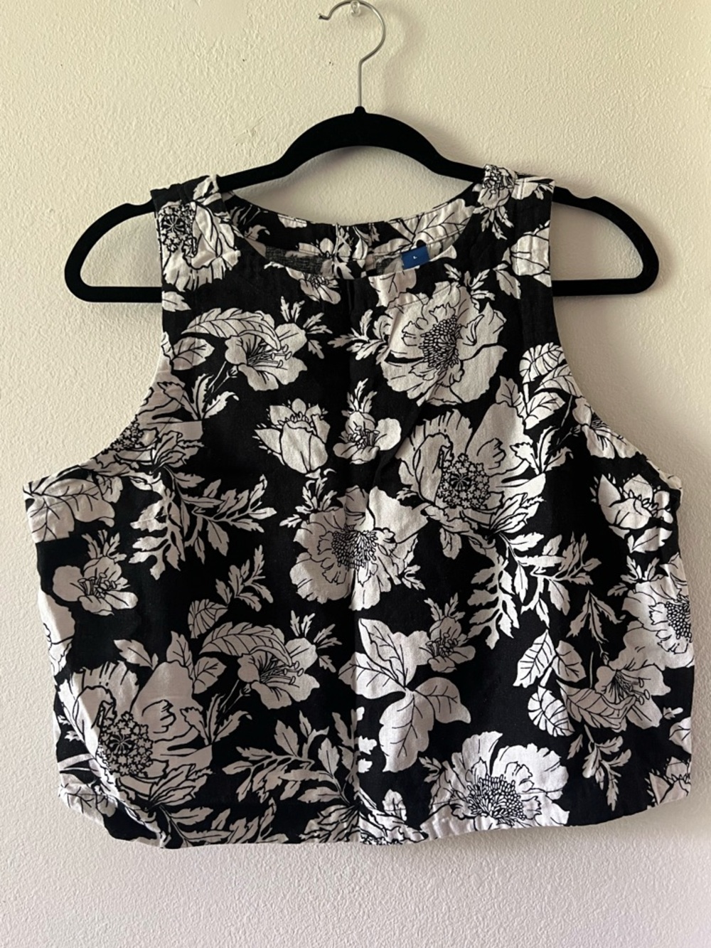 Old Navy Black And White Floral Summer Top
